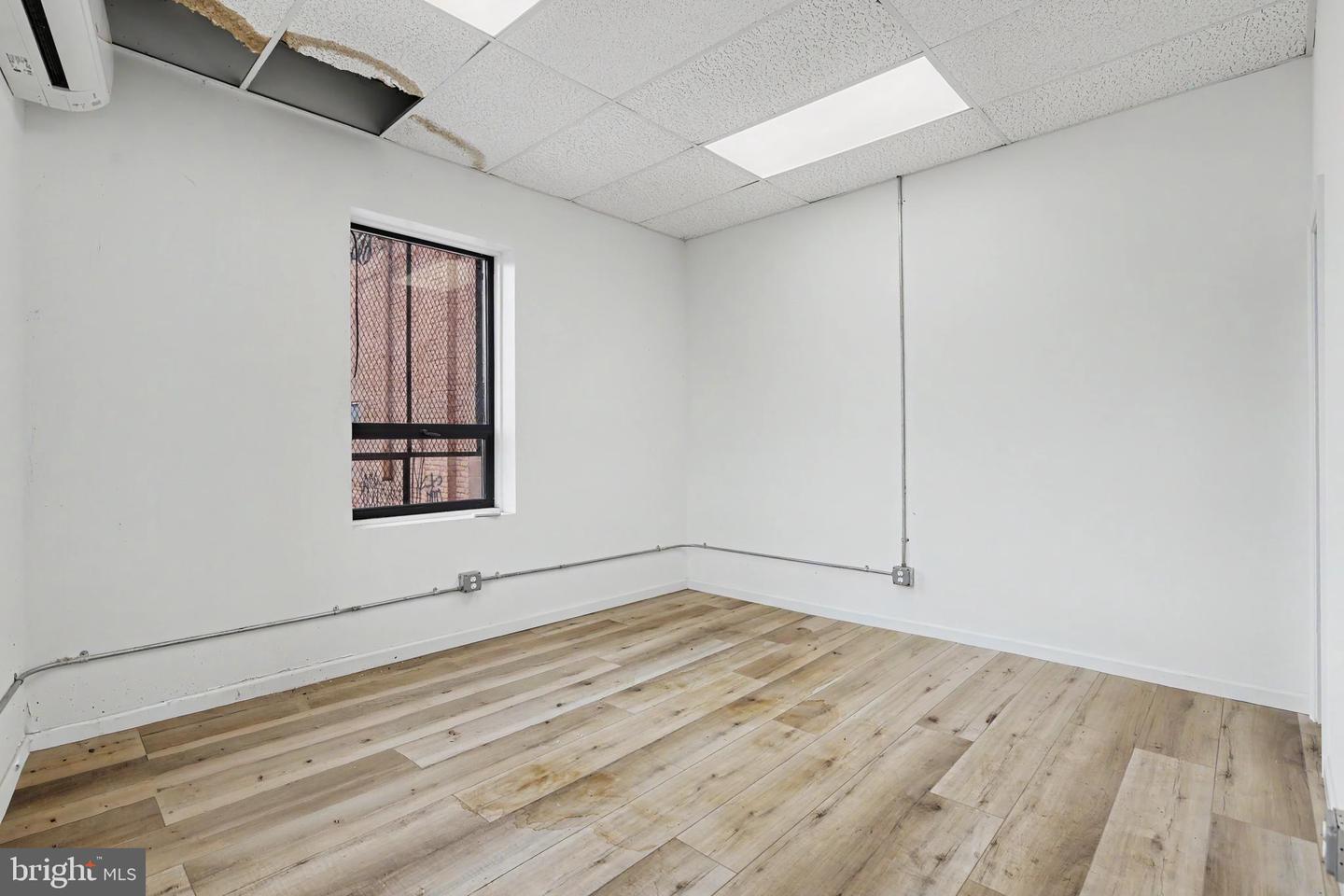 2 Pearl St #b Property Photo 6