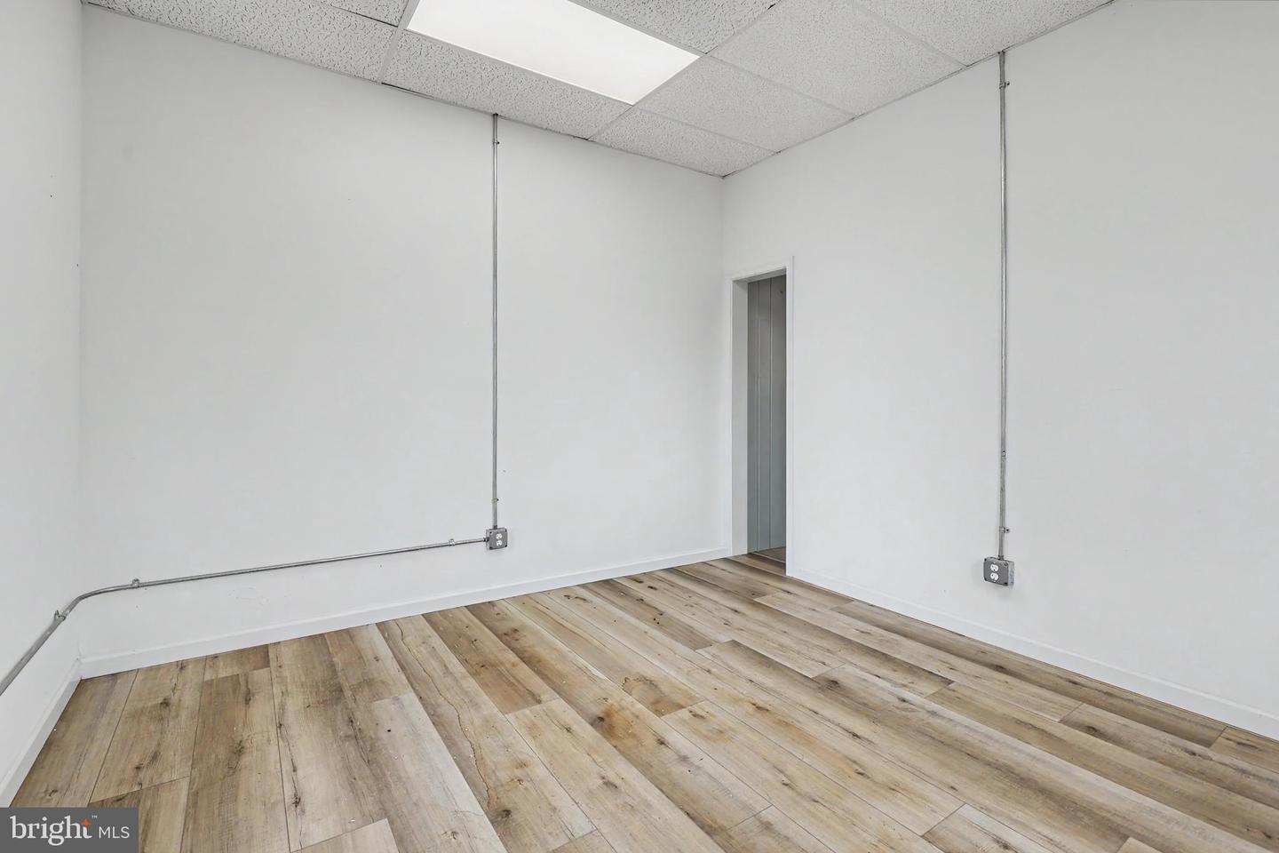 2 Pearl St #b Property Photo 7
