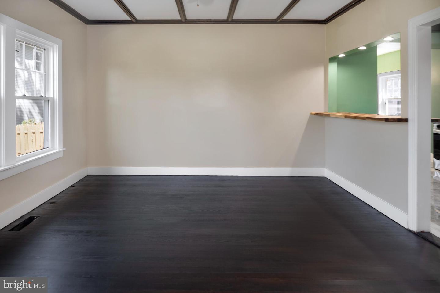 131 W Franklin Ave Property Photo 5