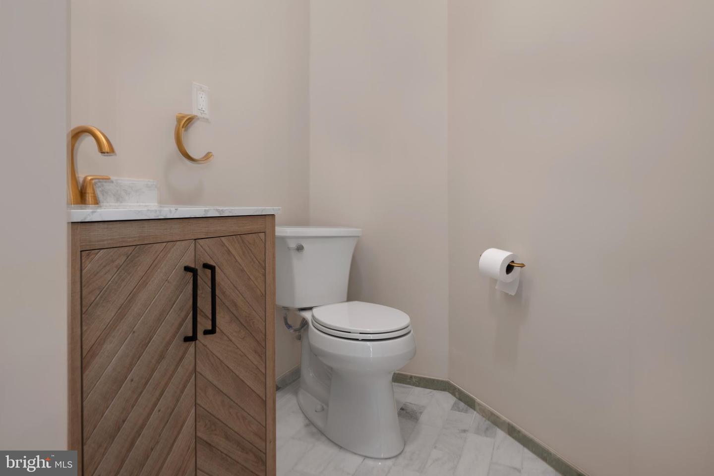 131 W Franklin Ave Property Photo 8