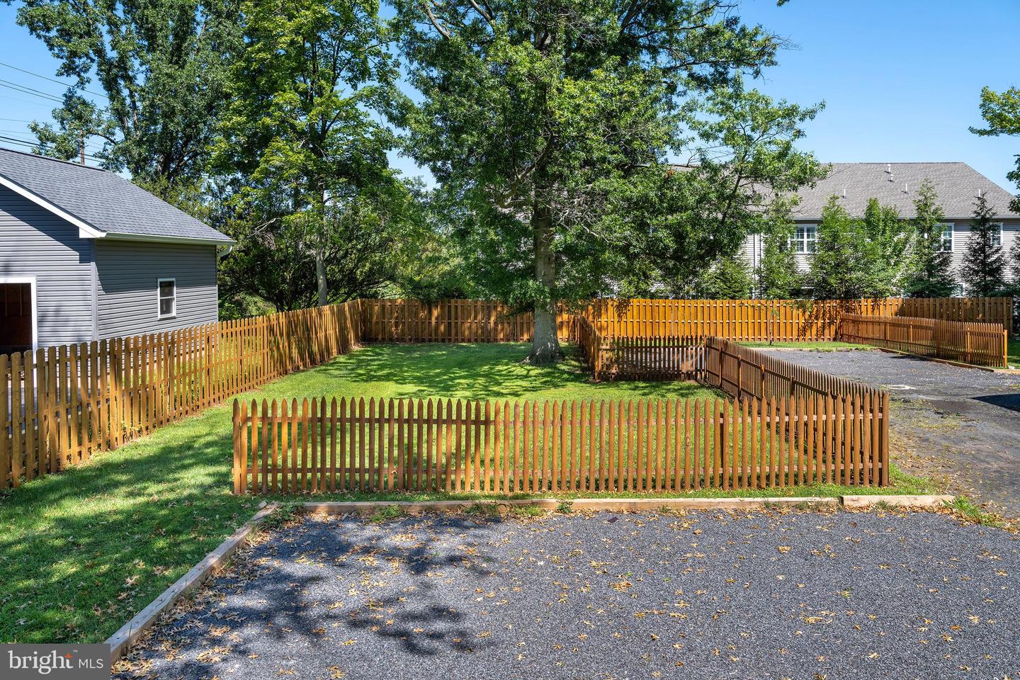 131 W Franklin Ave Property Photo 18