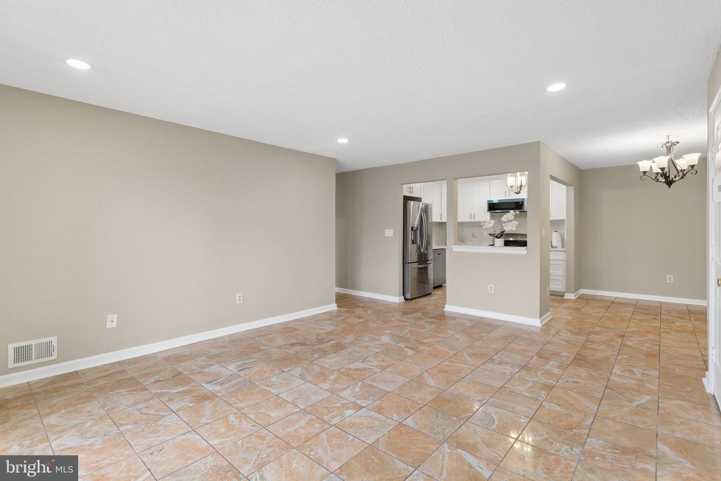 10 Voscek Ct Property Photo 4