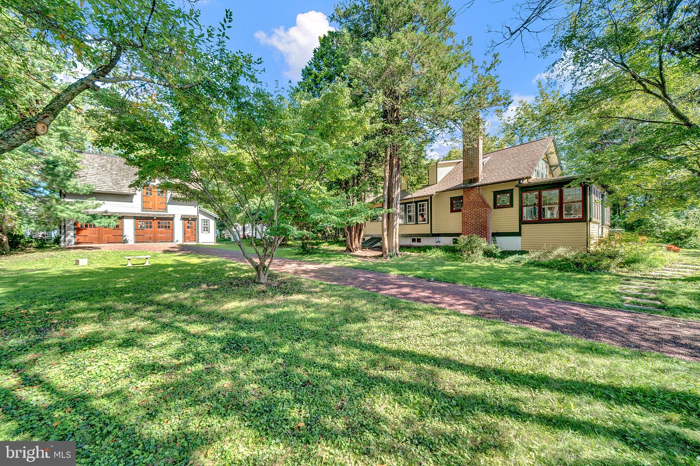 24 E Prospect St Property Photo 1