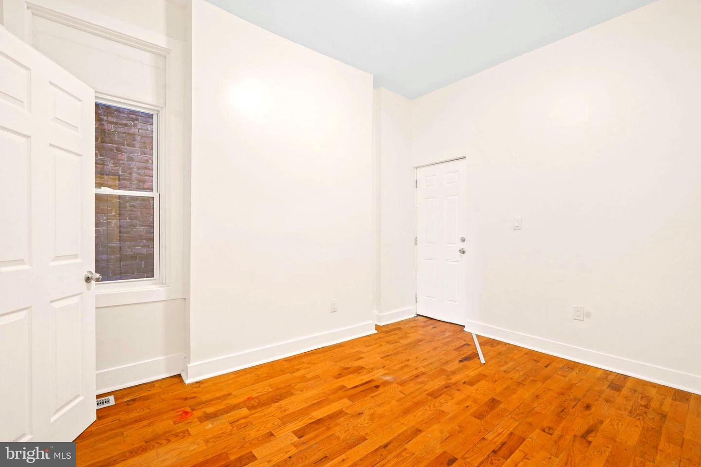 174 W Hanover St Property Photo 5