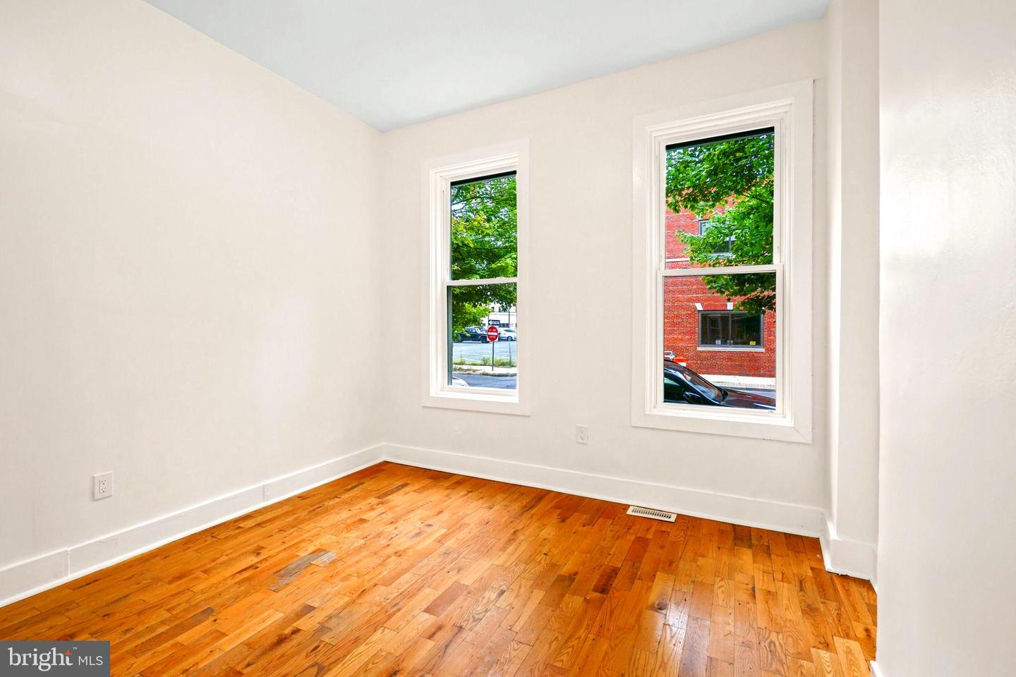 174 W Hanover St Property Photo 7