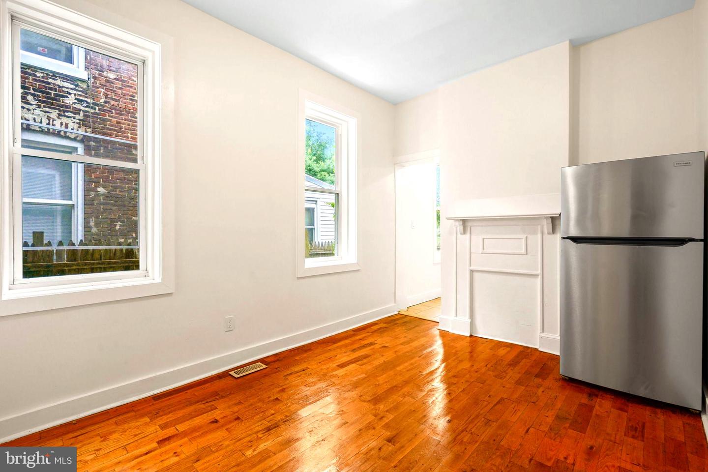 174 W Hanover St Property Photo 9
