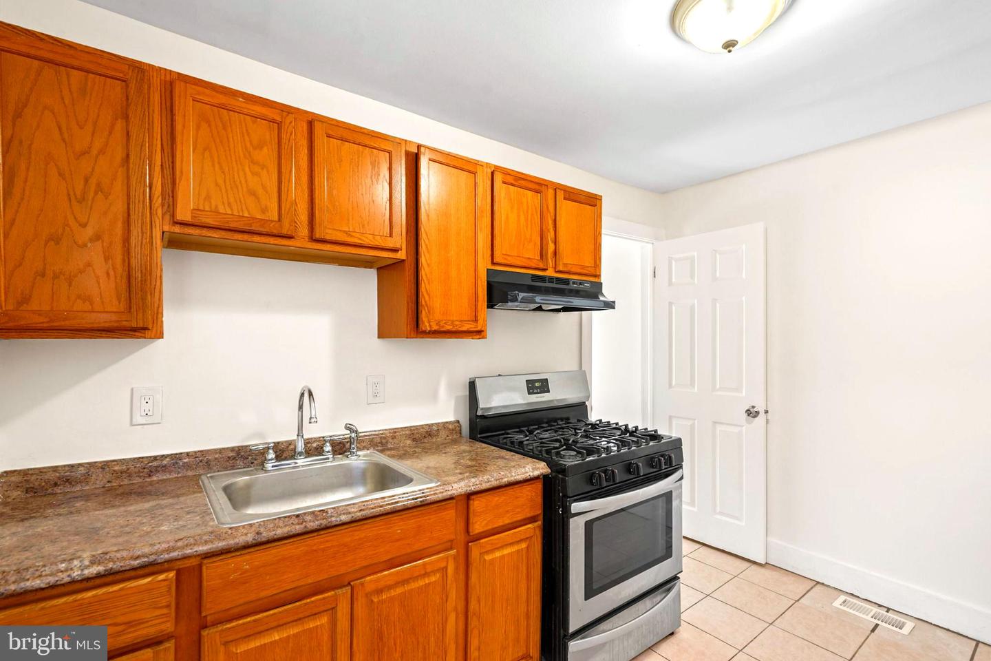 174 W Hanover St Property Photo 15