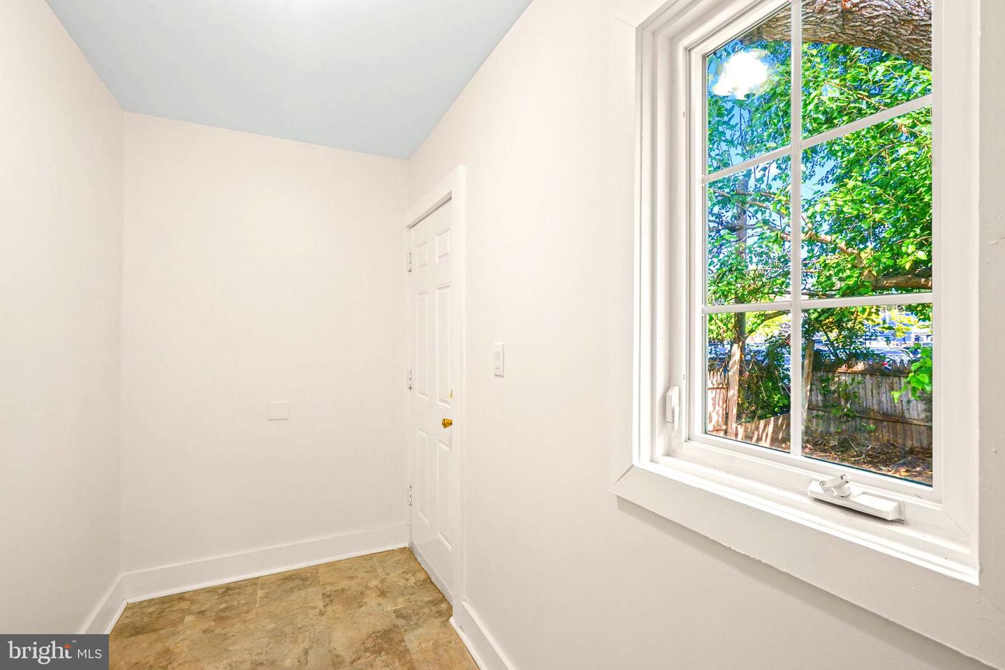 174 W Hanover St Property Photo 24