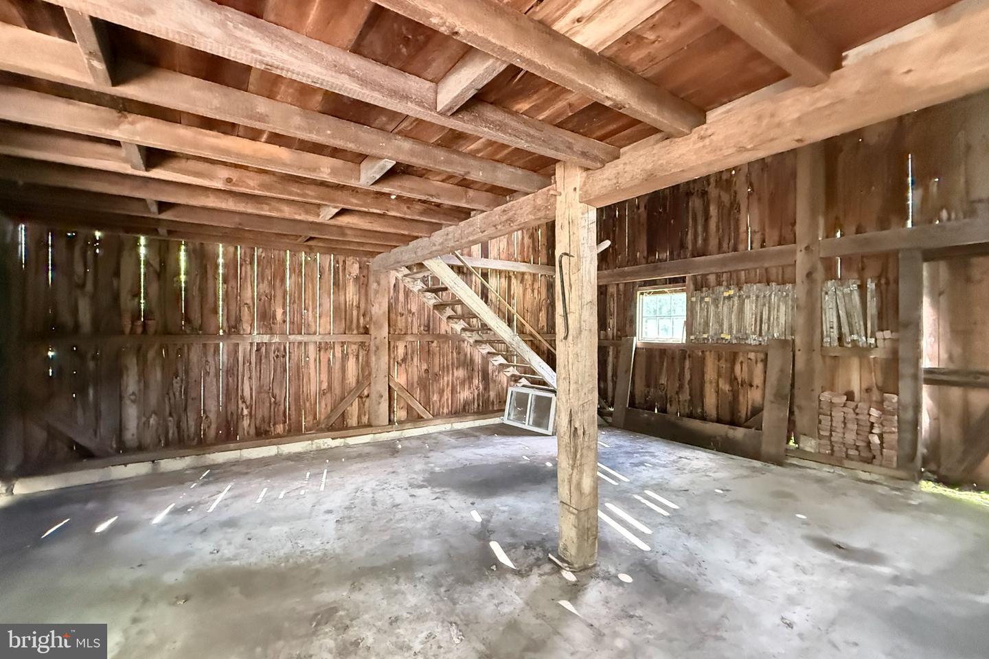 NJME2082832 Property Photo 38