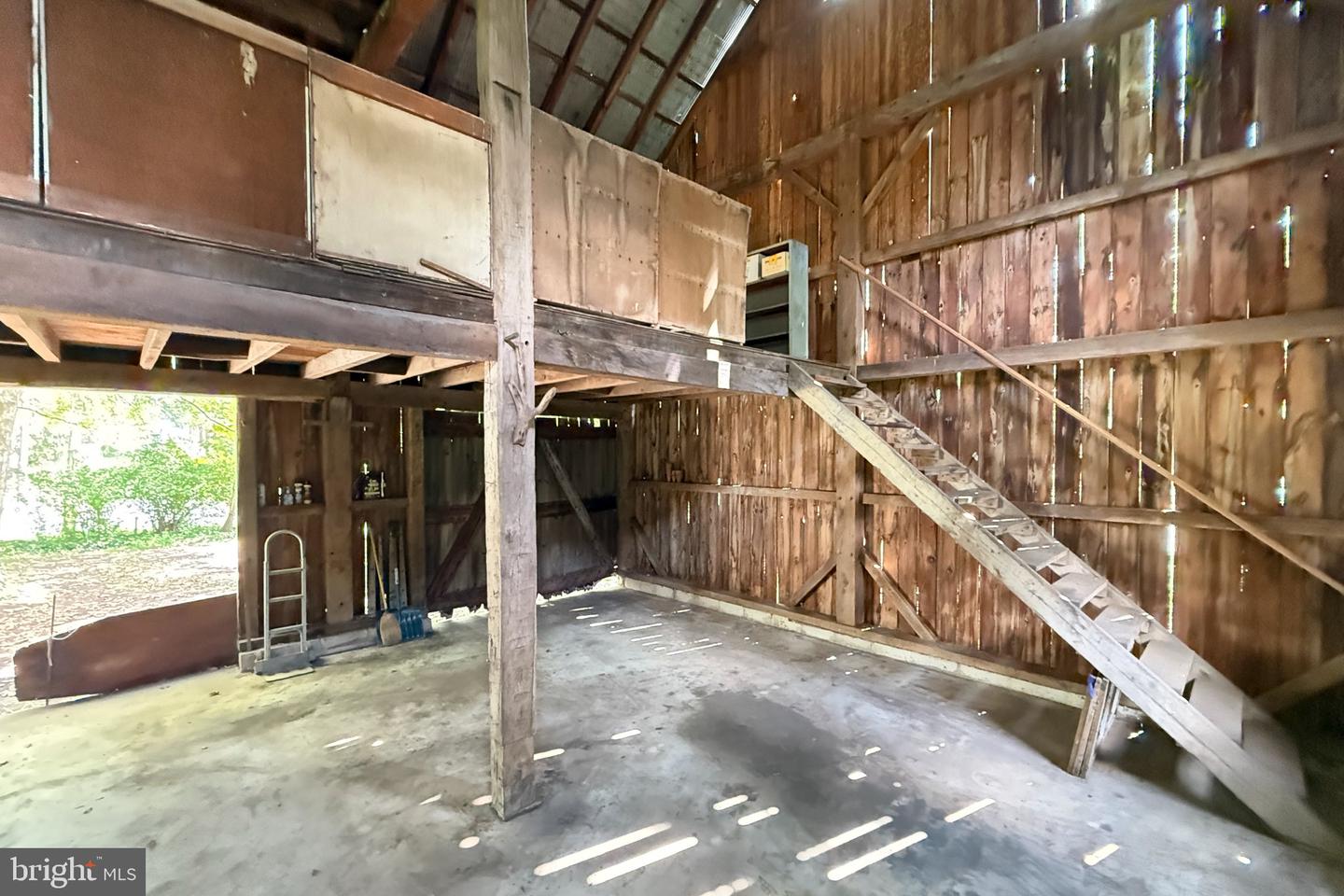 NJME2082832 Property Photo 39