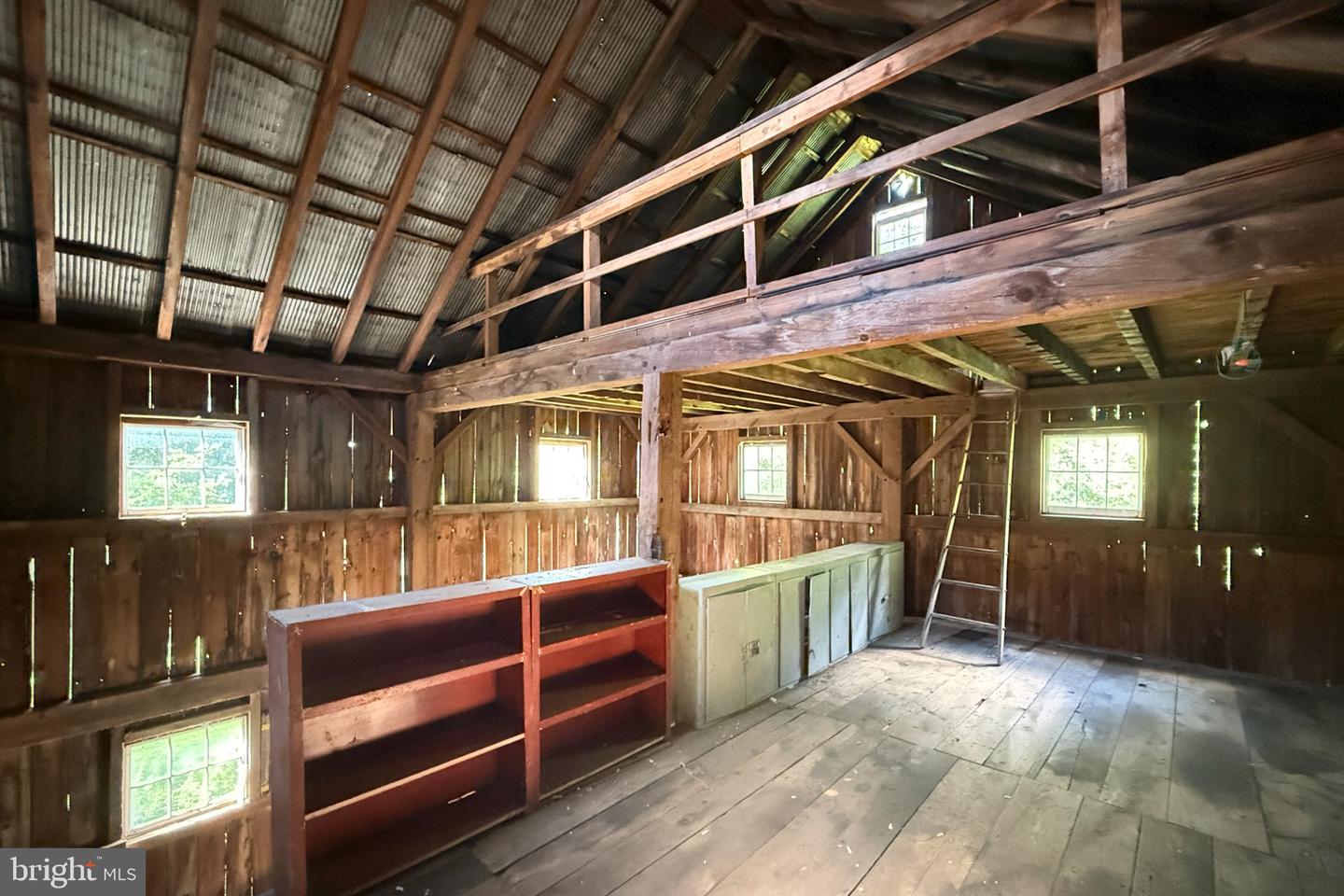 NJME2082832 Property Photo 40