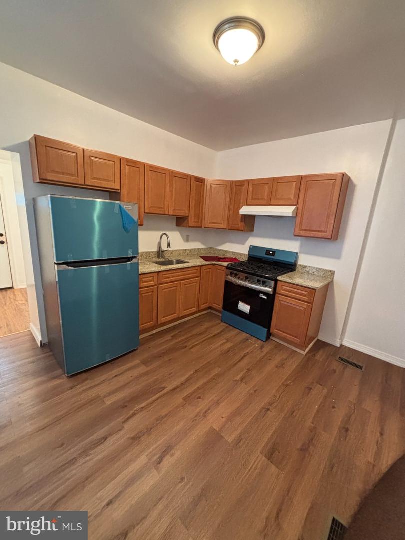 80 Race St Property Photo 8