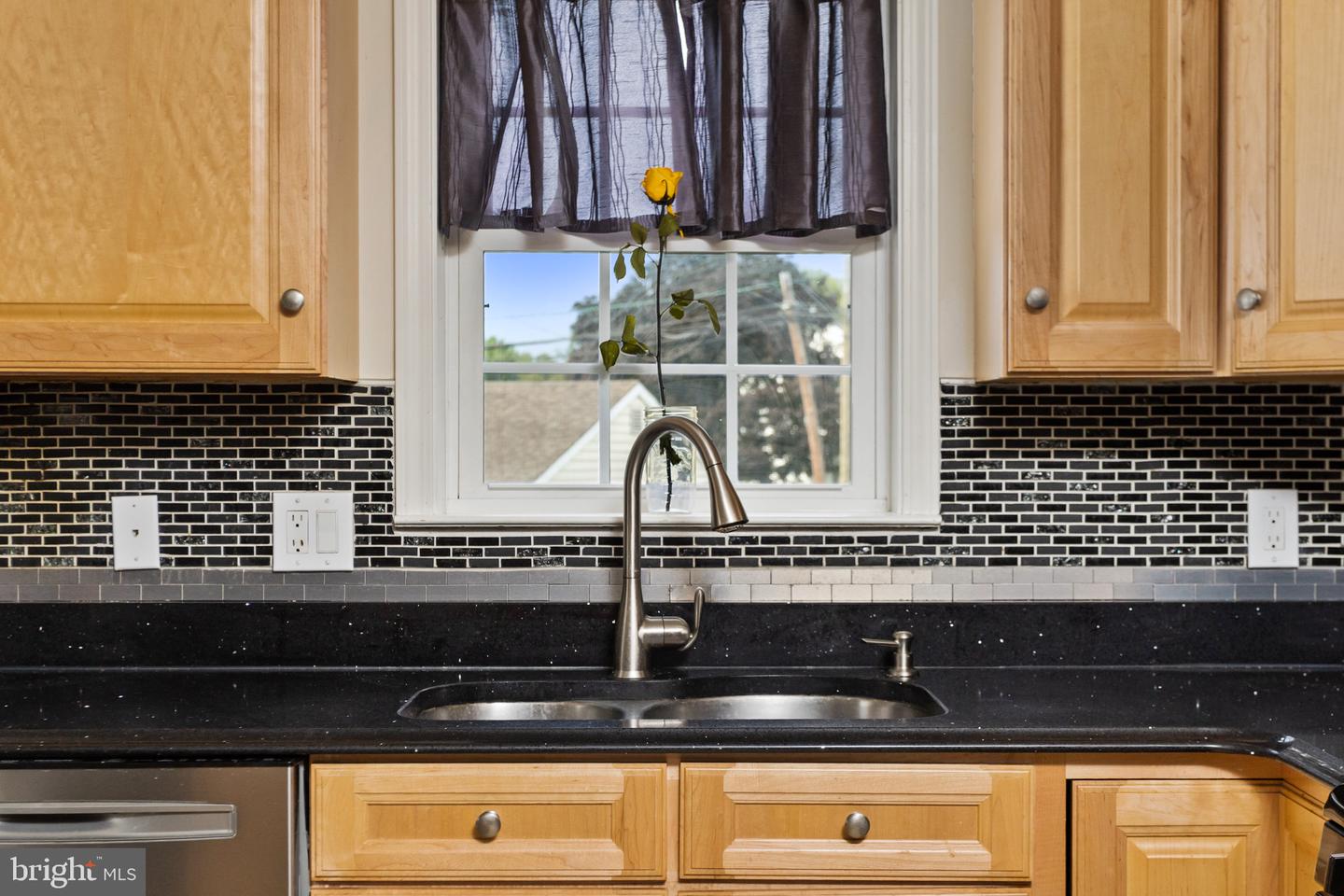 5 Sunset Blvd Property Photo 17