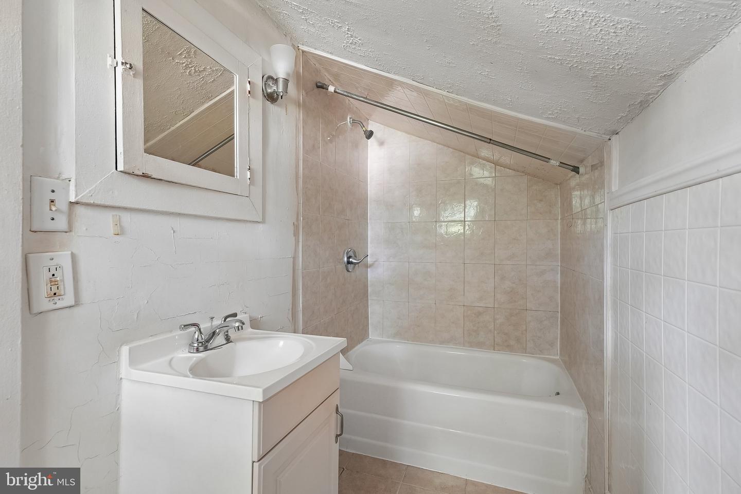 11 Main Blvd Property Photo 29