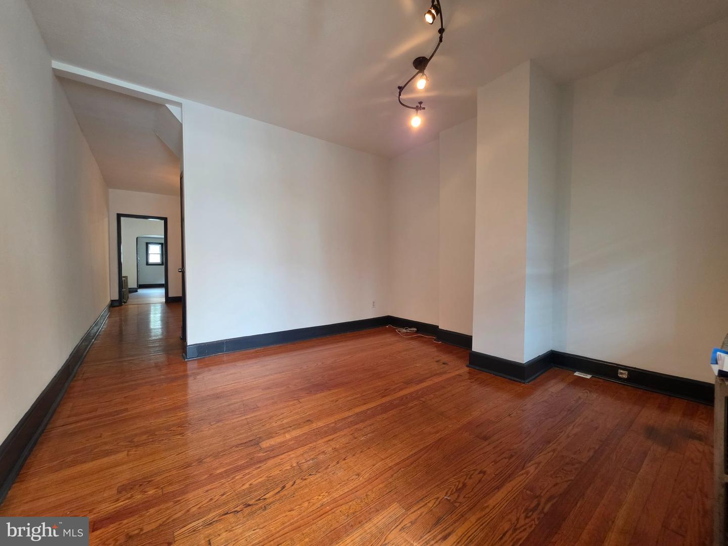 NJME2082862 Property Photo 3