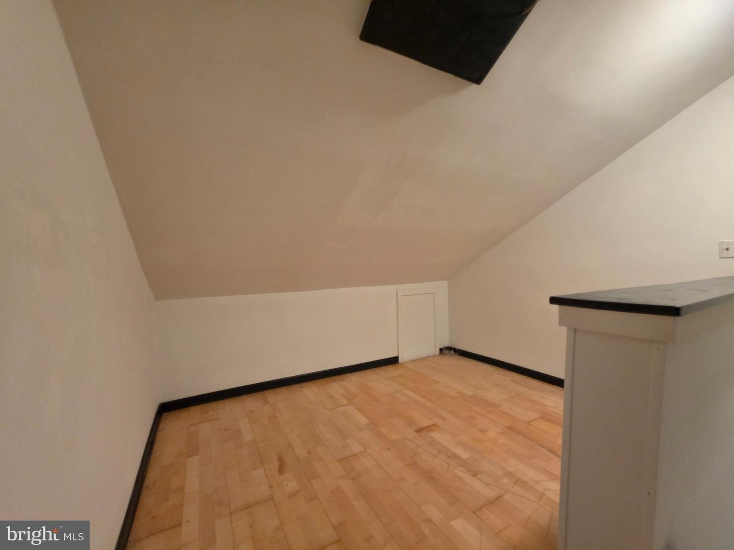 NJME2082862 Property Photo 16