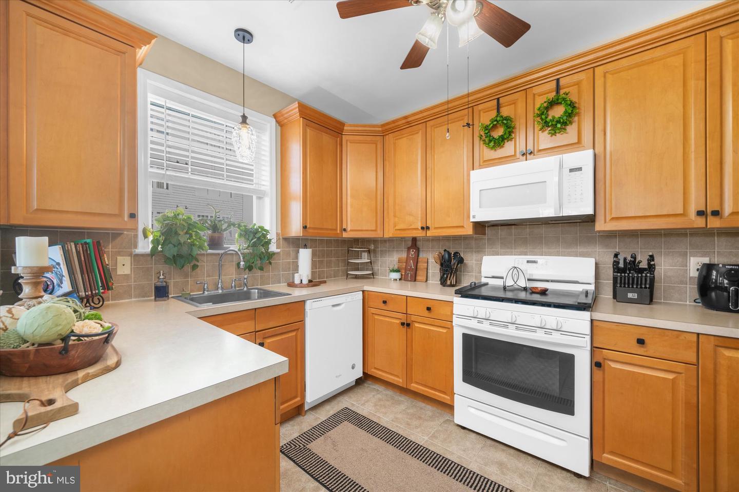 221 Masterson Ct Property Photo 7