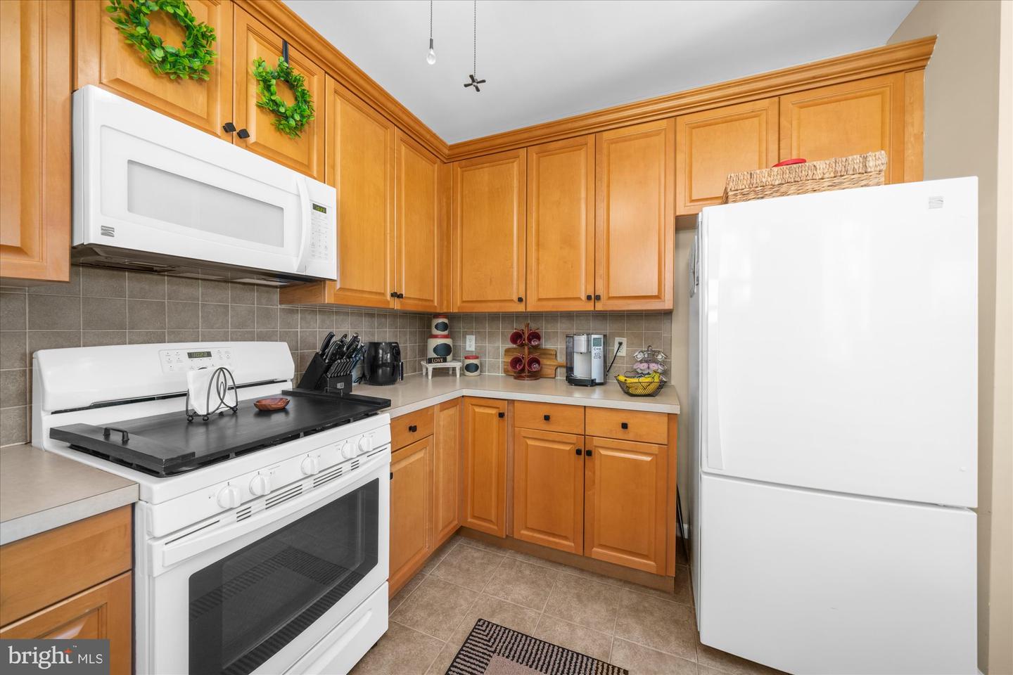 221 Masterson Ct Property Photo 8