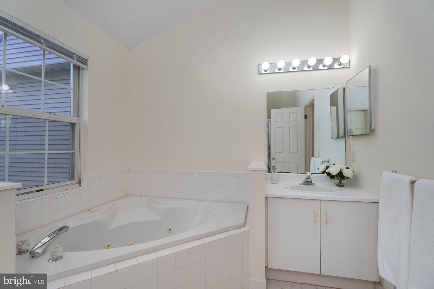102 Treymore Ct Property Photo 24