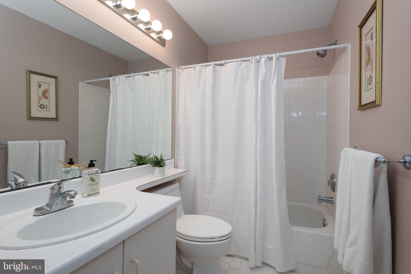 102 Treymore Ct Property Photo 27