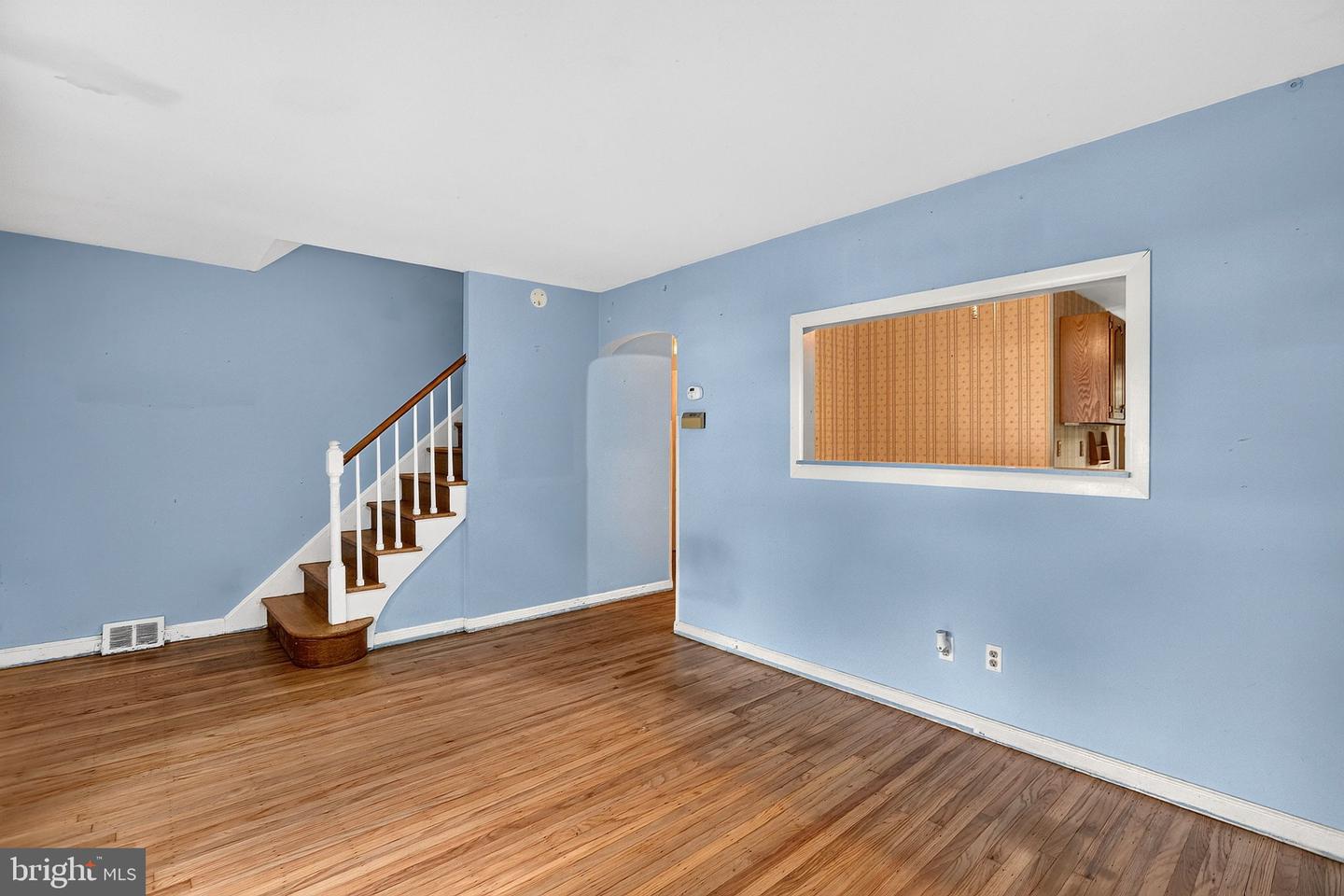 303 Wynnewood Rd Property Photo 3