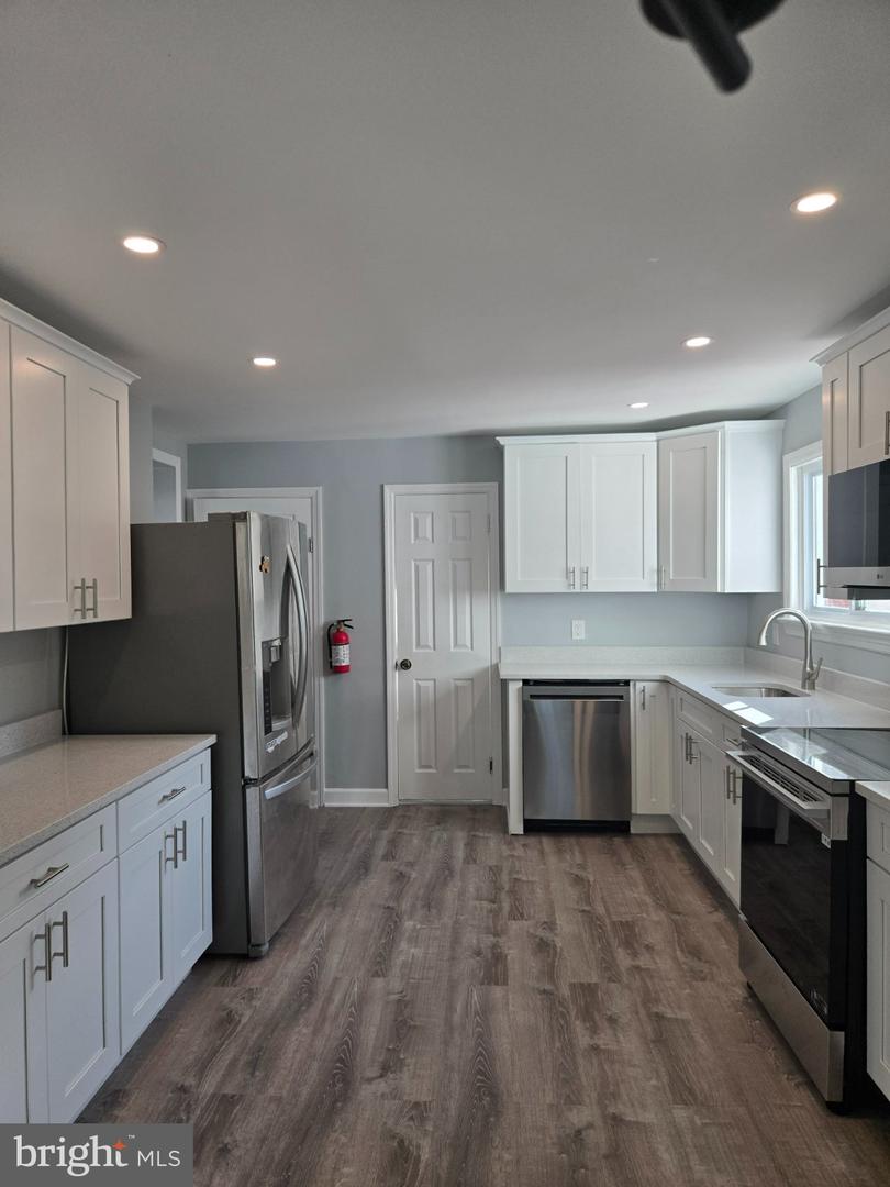 14 Hillman Ave Property Photo 2