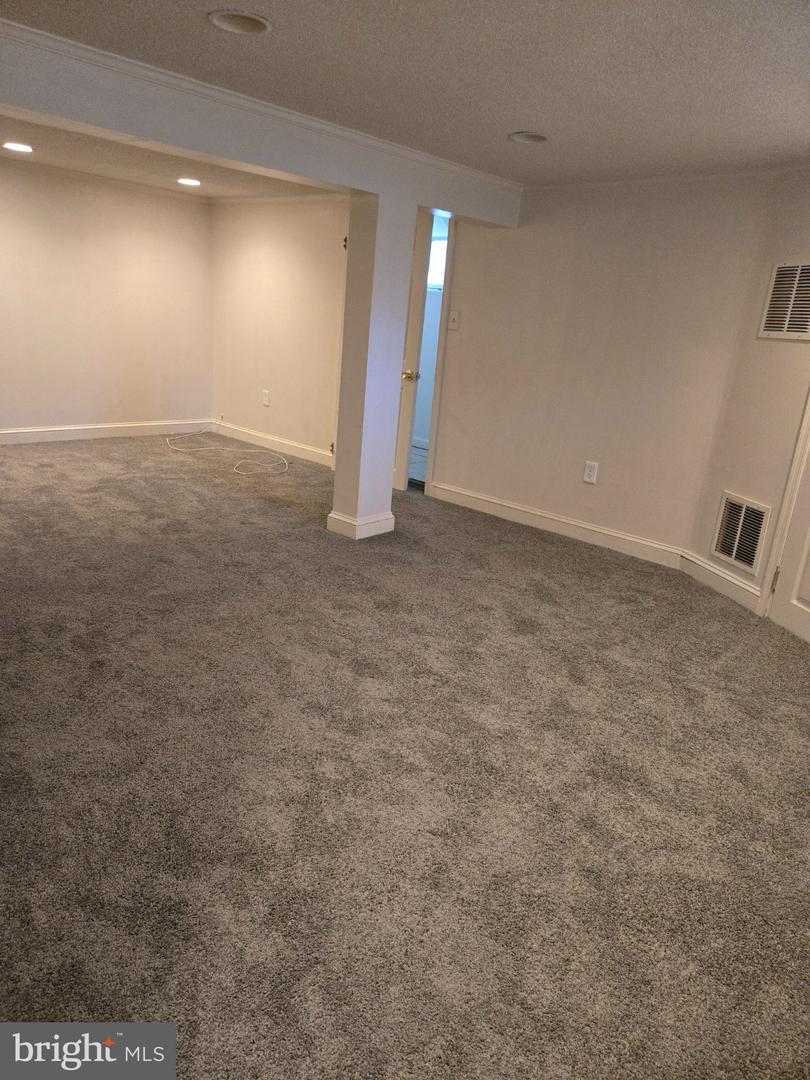 14 Hillman Ave Property Photo 15