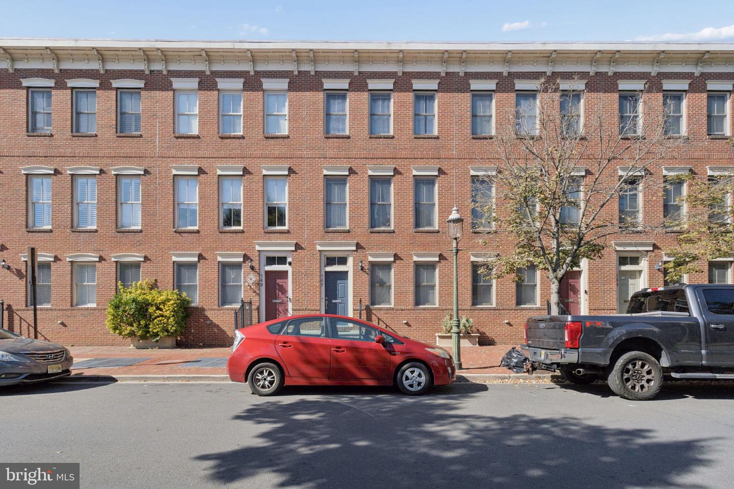 147 JACKSON ST Property Photo 1