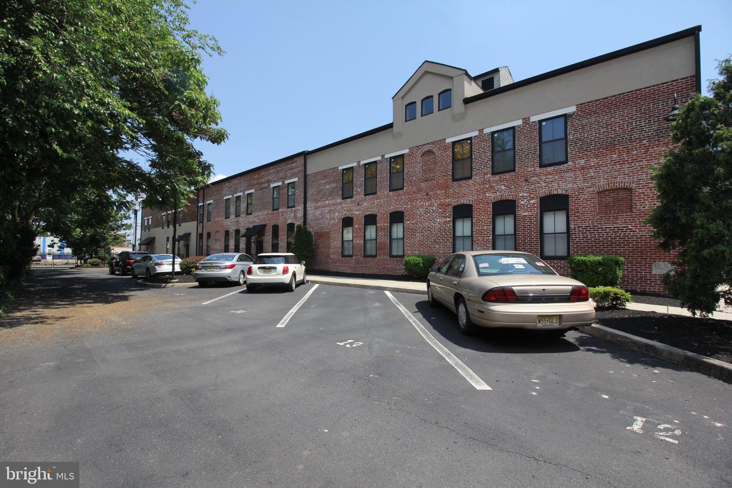 20 SWAN ST #A15 Property Photo 1