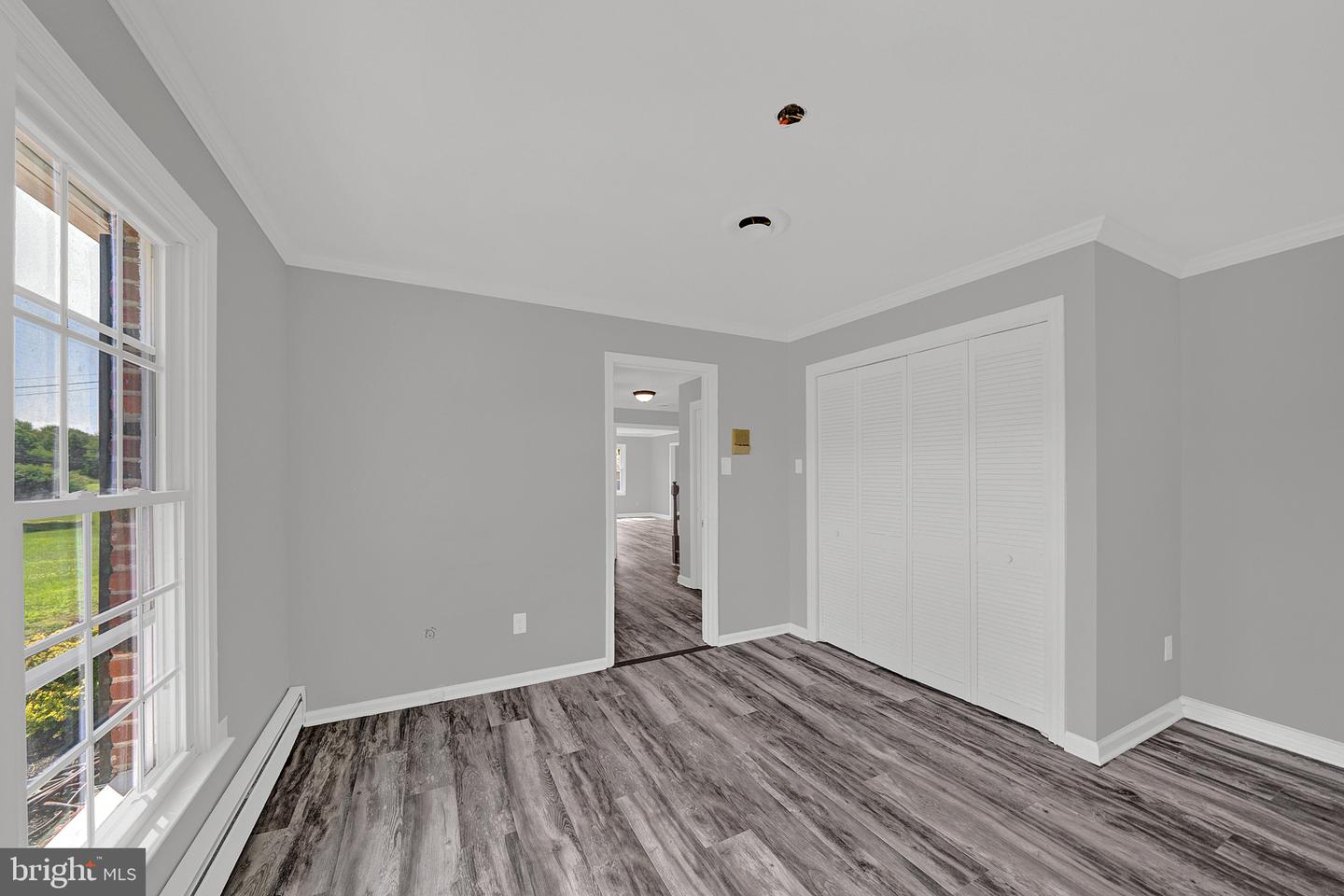 1575 Reed Rd Property Photo 9