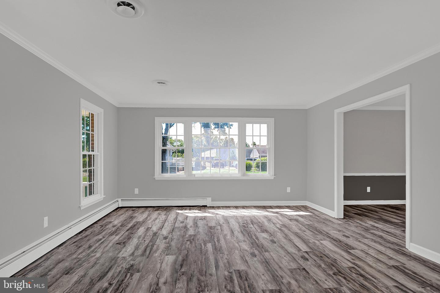 1575 Reed Rd Property Photo 11