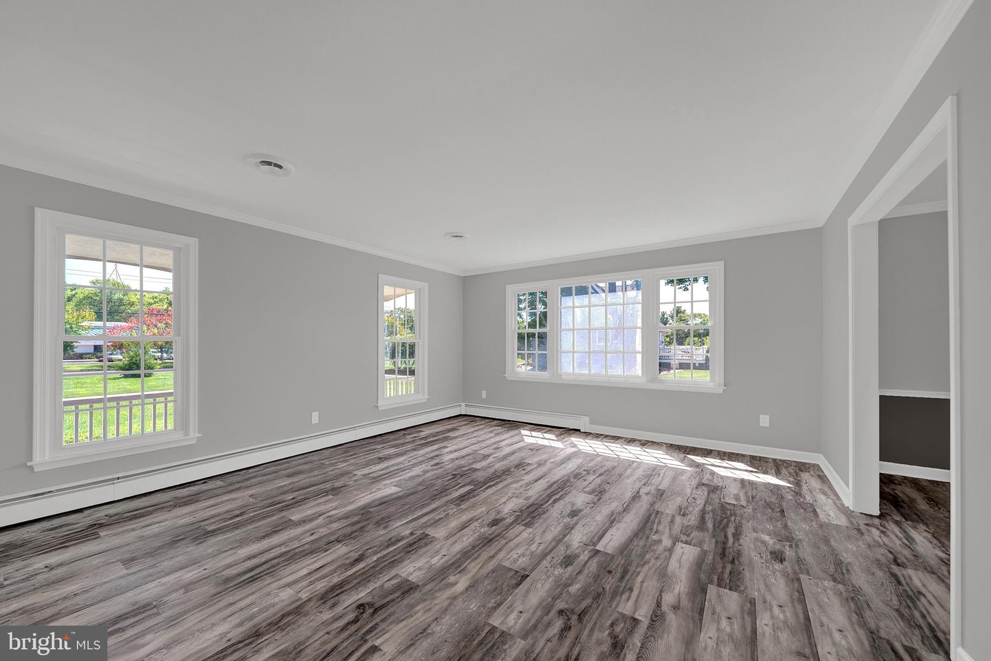 1575 Reed Rd Property Photo 12