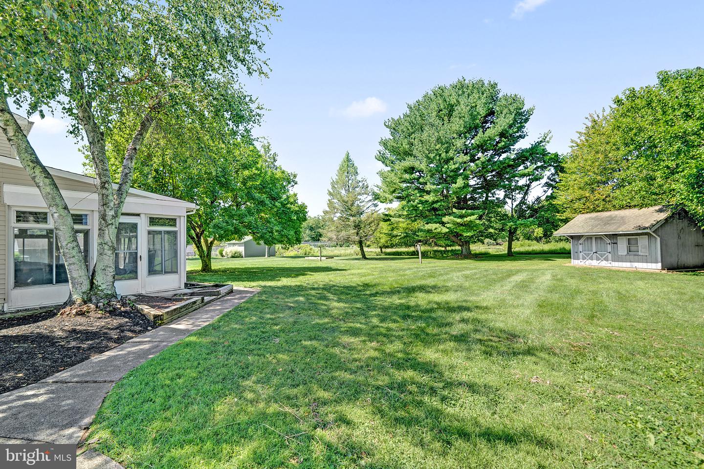 1575 Reed Rd Property Photo 25