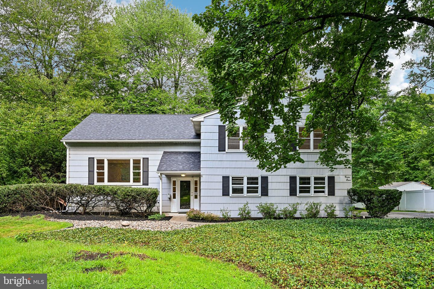 28 Pine Knoll Dr Property Photo 1