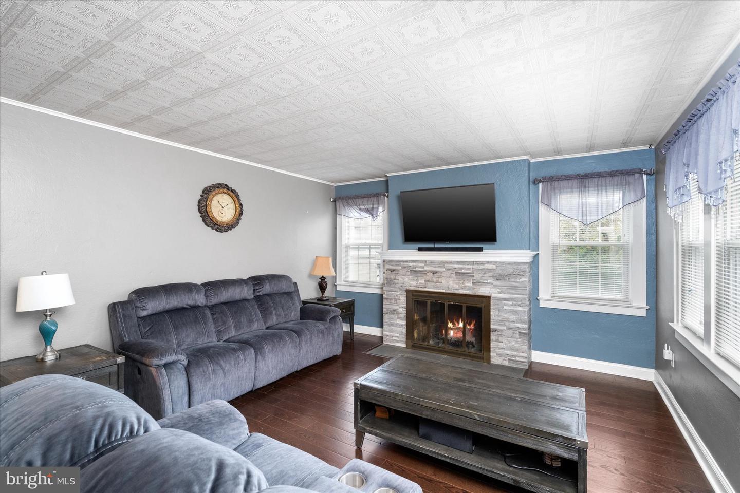 2734 Quakerbridge Rd Property Photo 4