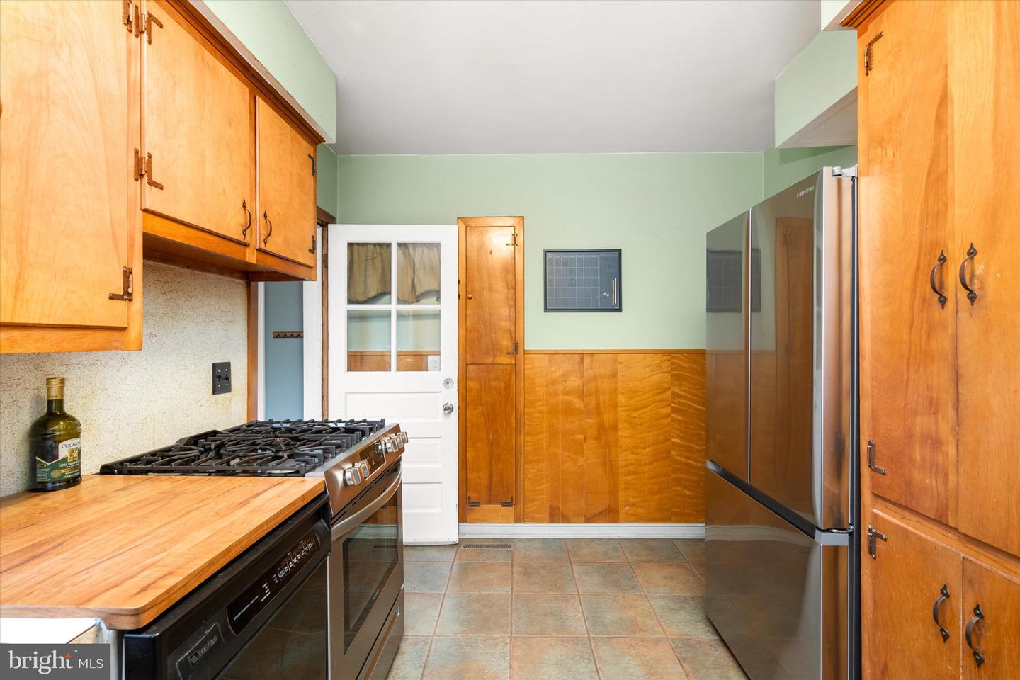 2734 Quakerbridge Rd Property Photo 11