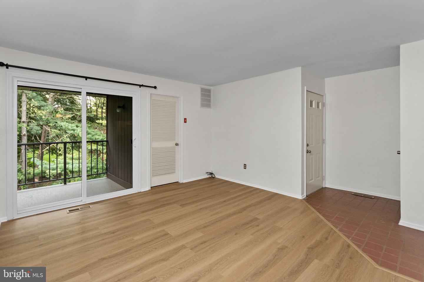 36 Gena Ct Property Photo 4