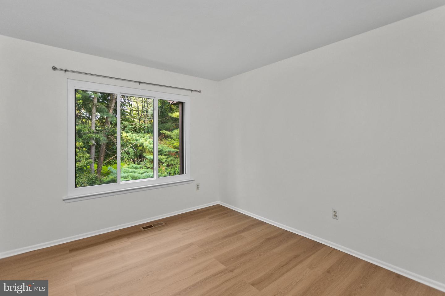 36 Gena Ct Property Photo 19