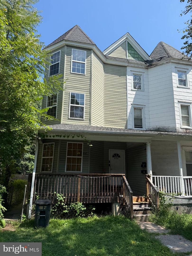 812 CARTERET AVE E Property Photo 1
