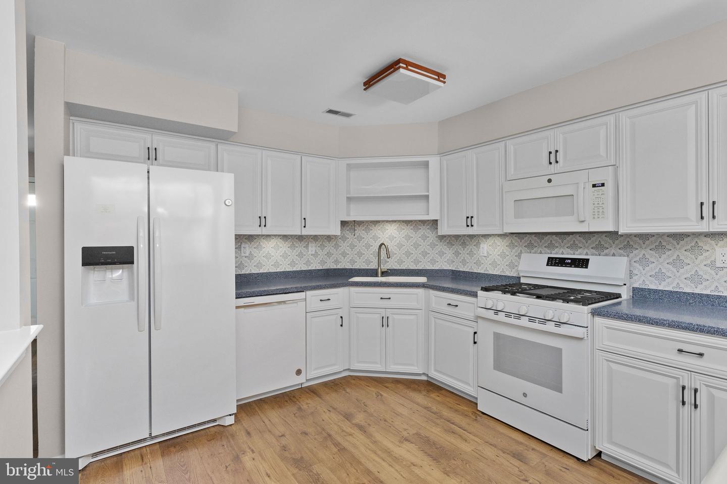 34 Kingston Blvd Property Photo 10