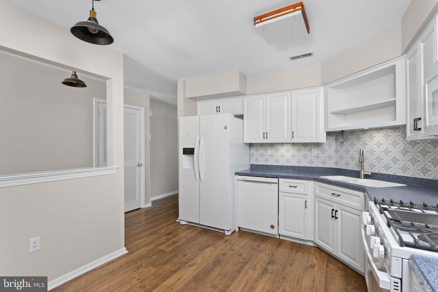 34 Kingston Blvd Property Photo 11