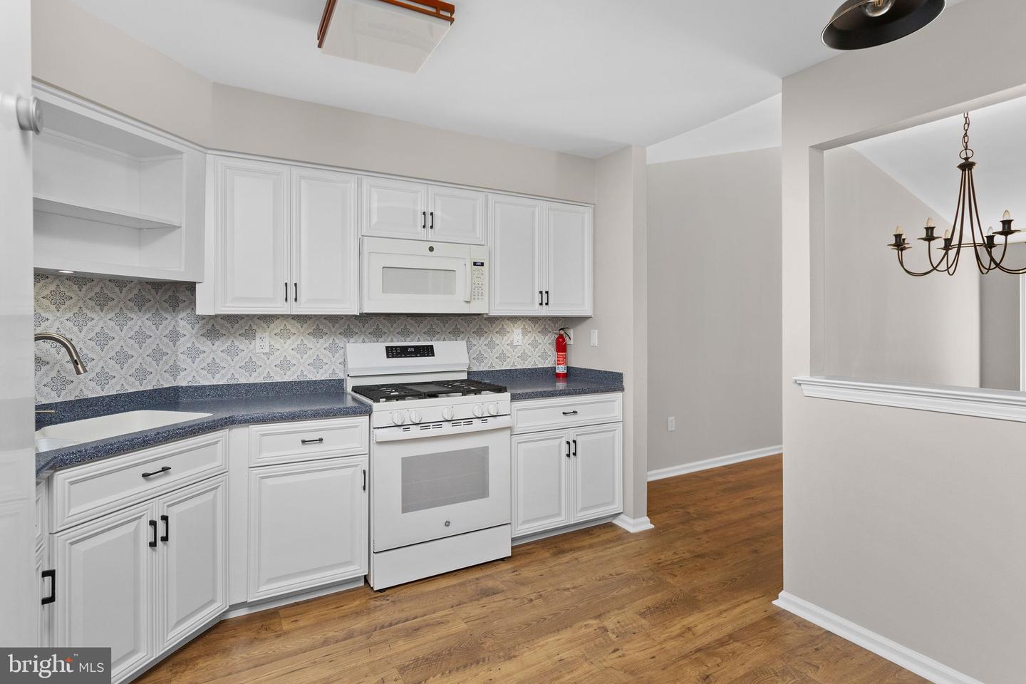34 Kingston Blvd Property Photo 12