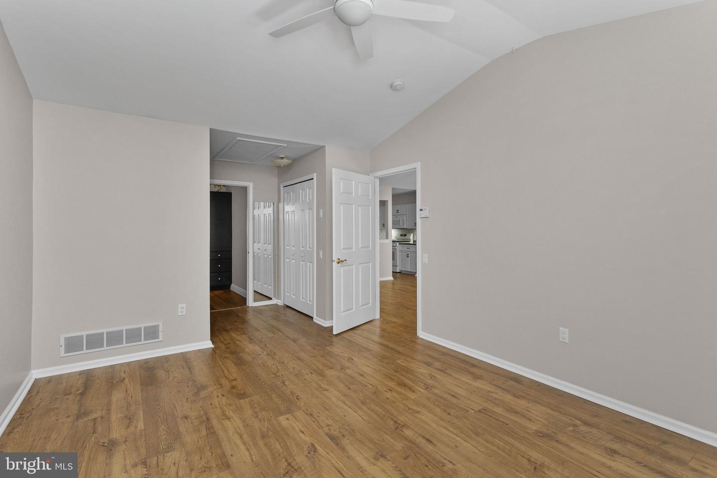 34 Kingston Blvd Property Photo 15