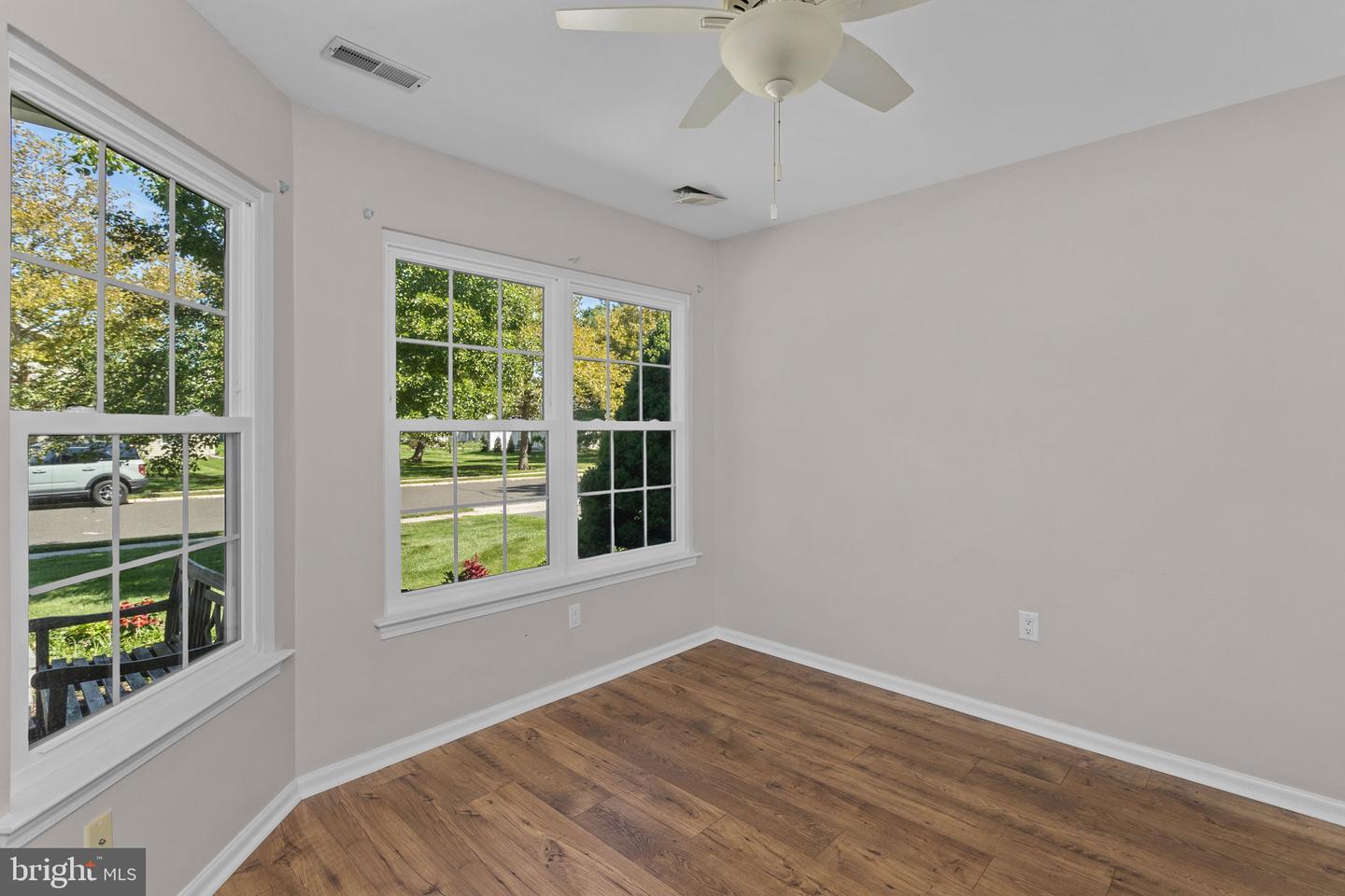 34 Kingston Blvd Property Photo 19