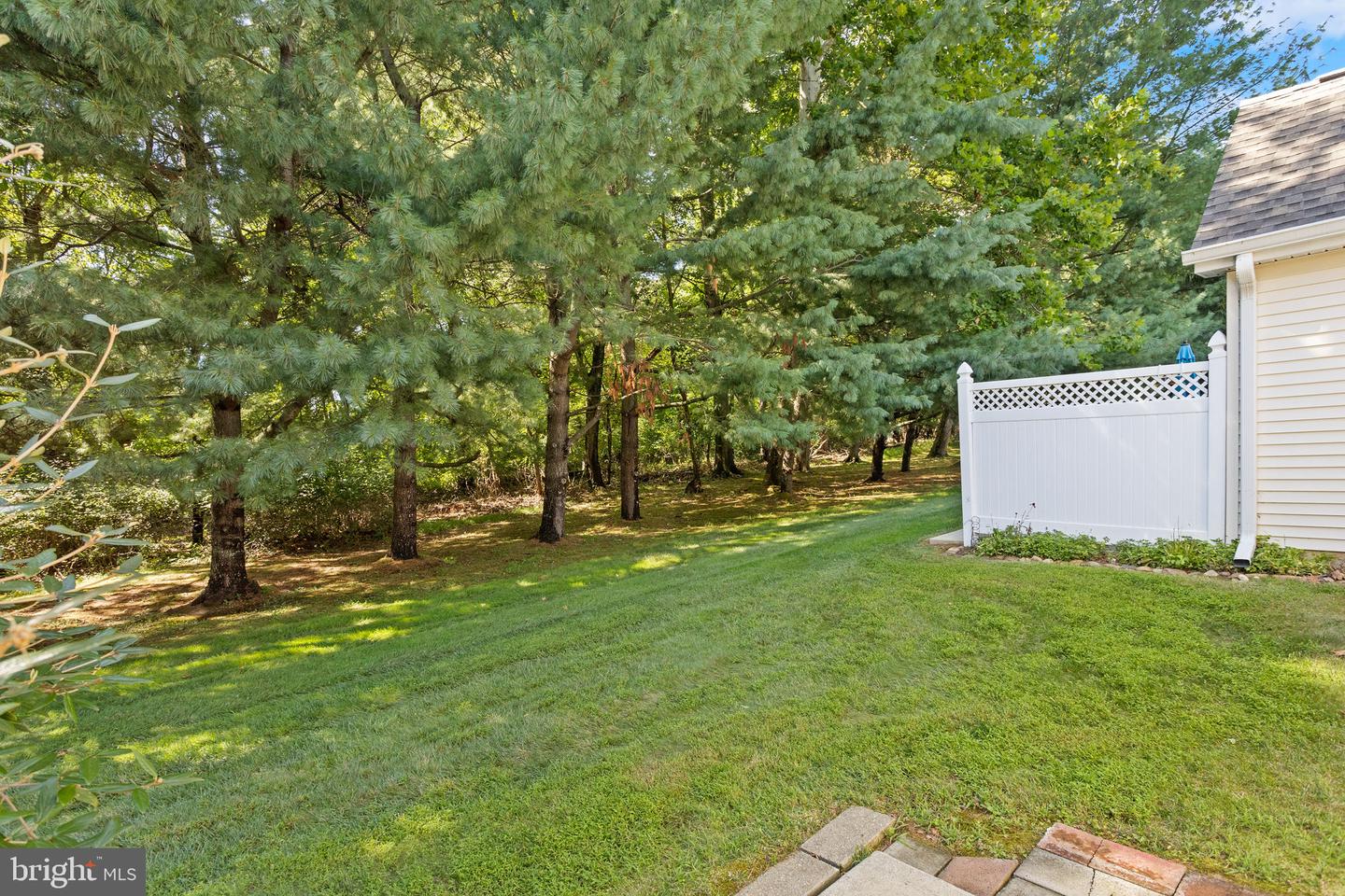 34 Kingston Blvd Property Photo 25