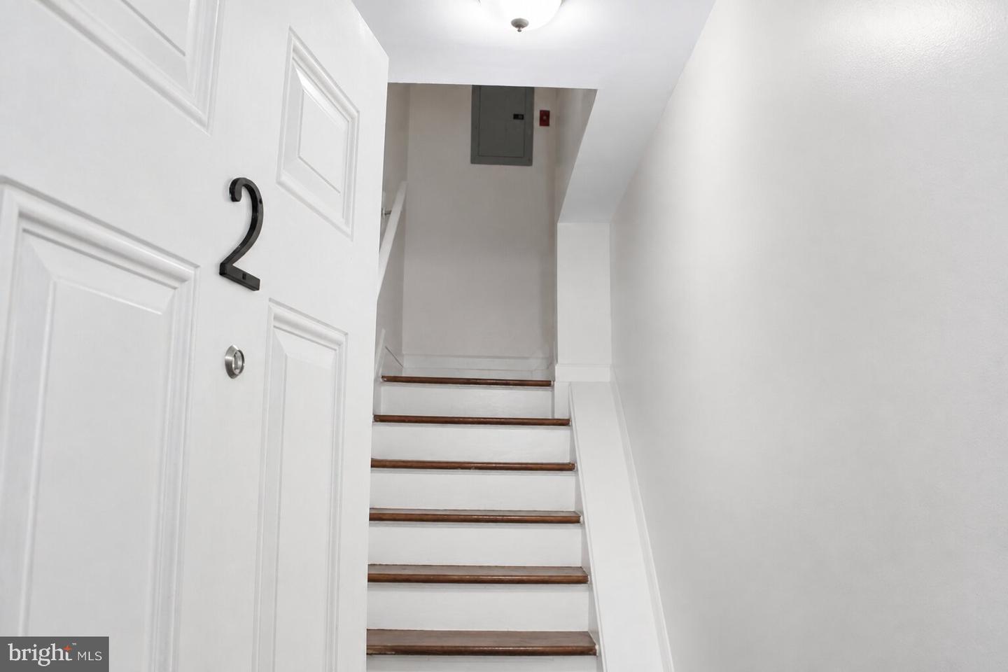 58 Elmhurst Ave #2 Property Photo 3
