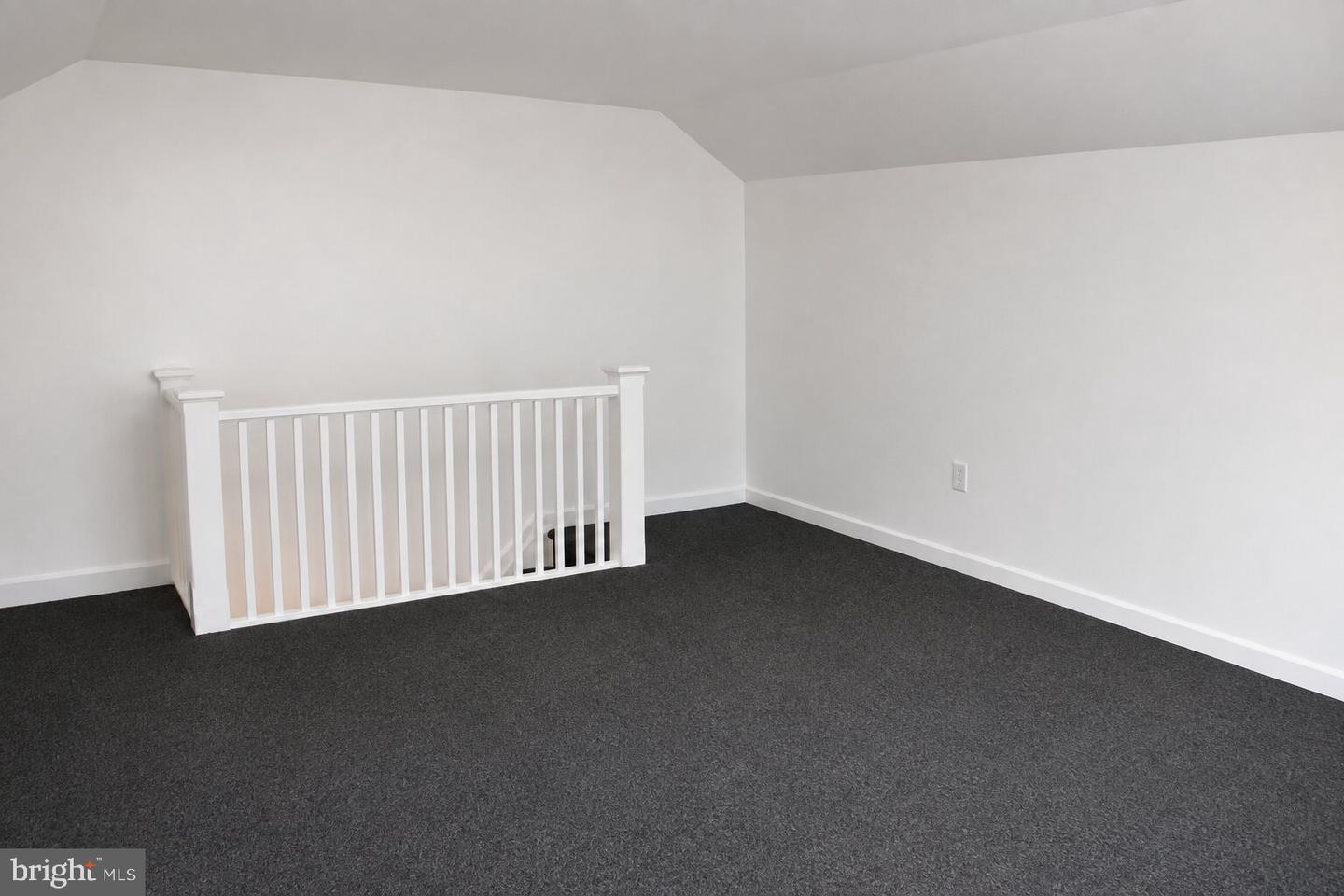 58 Elmhurst Ave #2 Property Photo 4