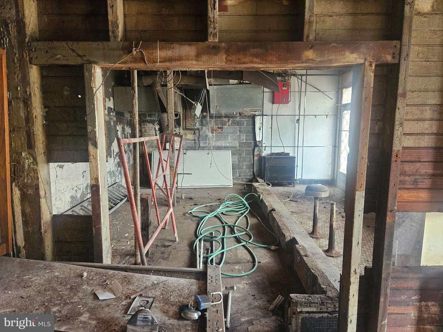 511 N Olden Ave Property Photo 3