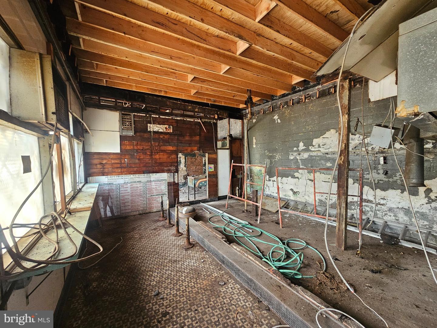 511 N Olden Ave Property Photo 10