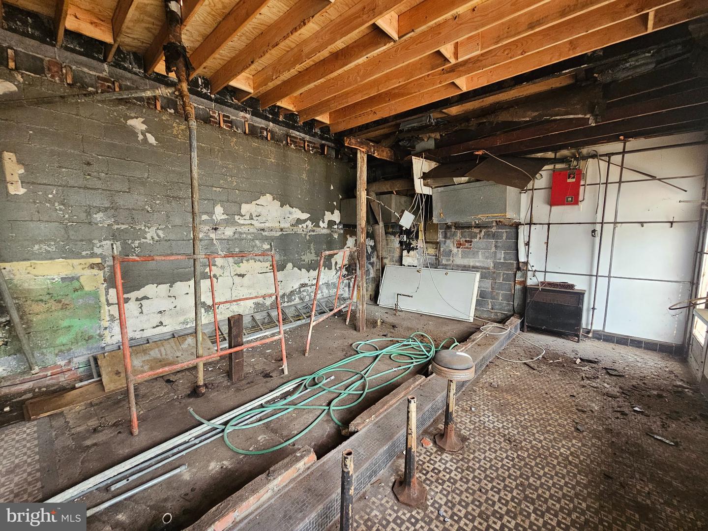 511 N Olden Ave Property Photo 13